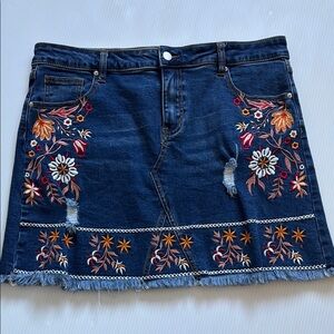 SHESHOW Embroidered - flowers, fringe Denim Mini Skirt.  Women’s size 34